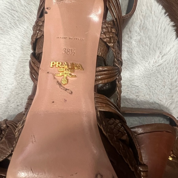 Prada - Picture 8 of 13